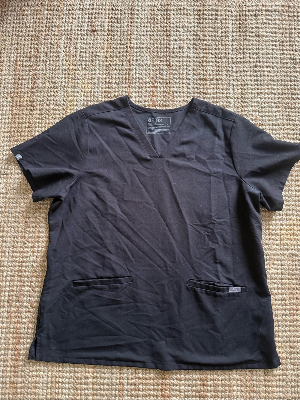 FIGS Technical Collection Scrub Top | Black | XL